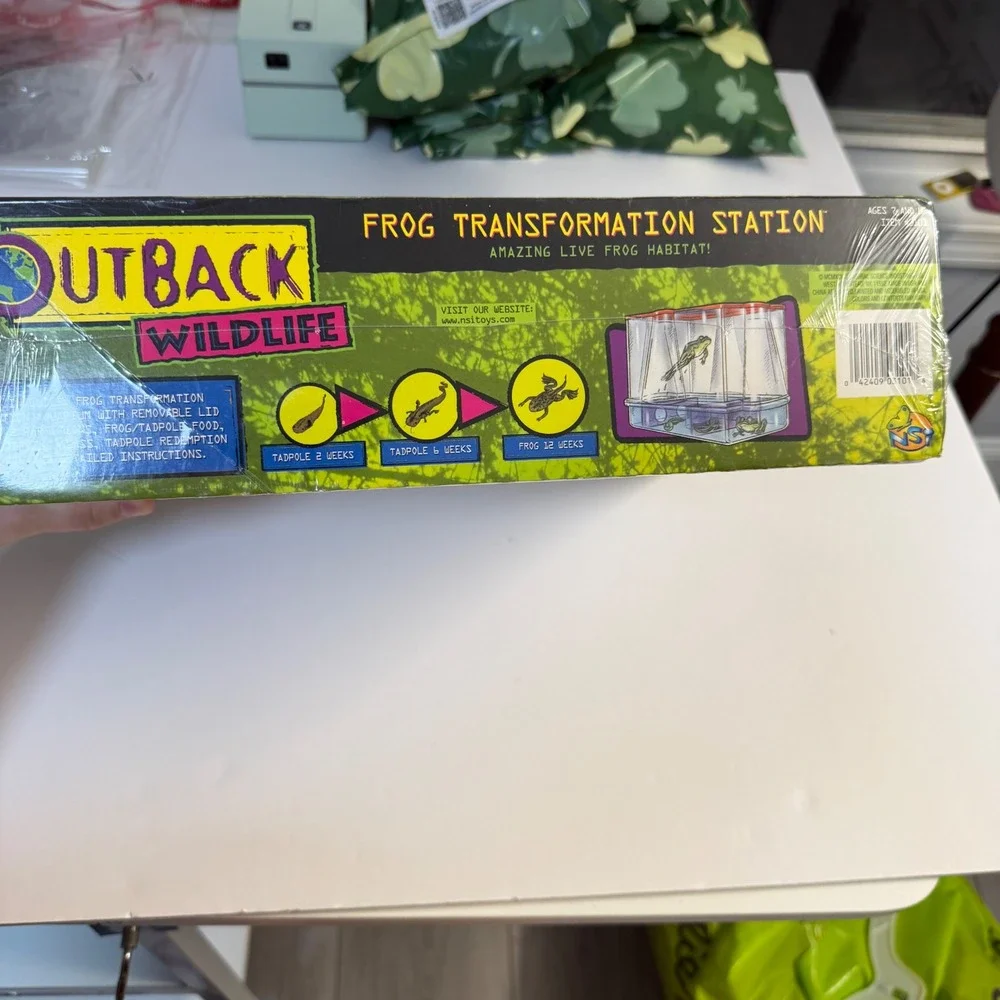 New Vintage NSI Outback Wildlife Frog  Transformation Station Habitat Kit Seal